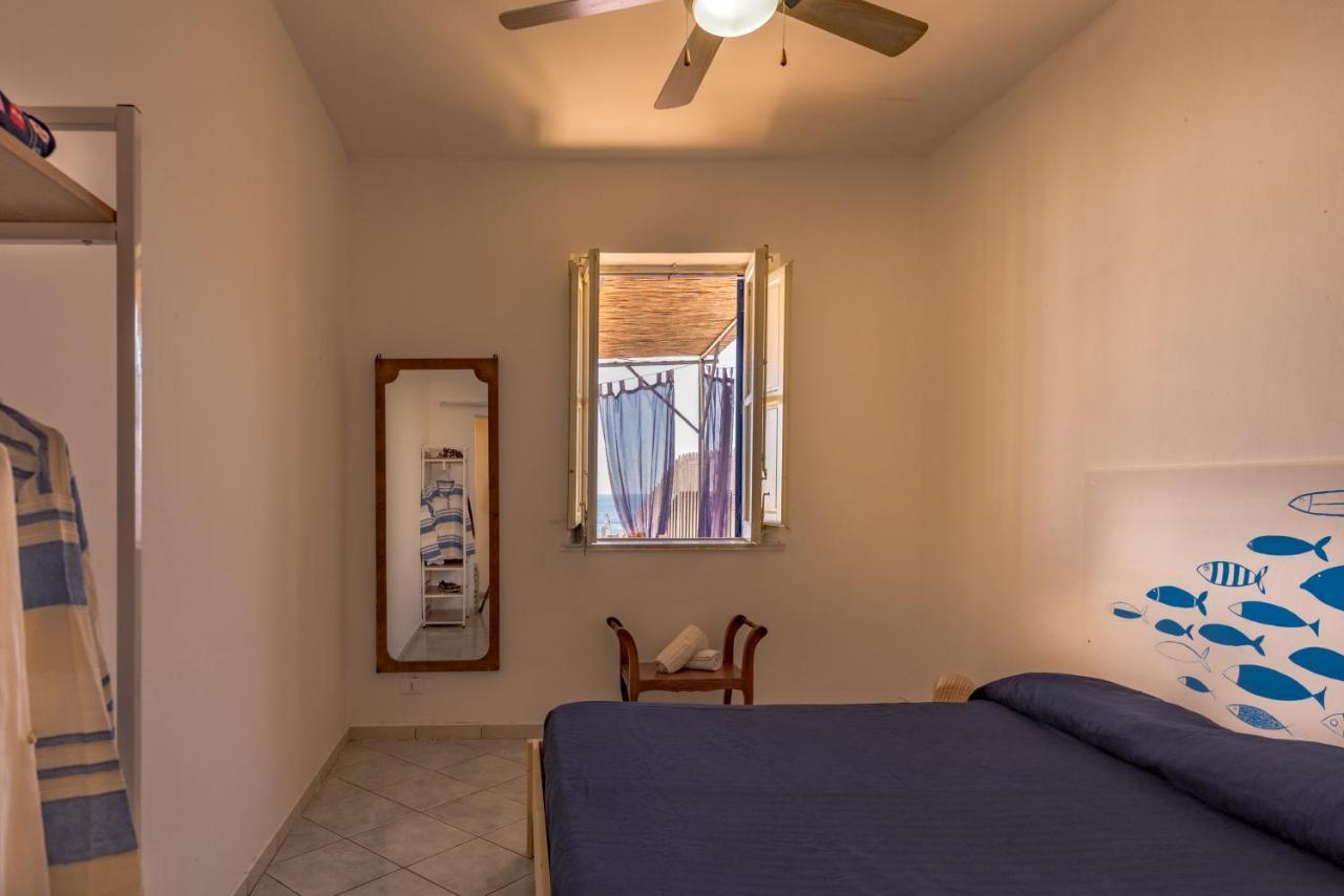 Dimore Di Mare - Beachfront Apartments Santa Flavia Exterior foto